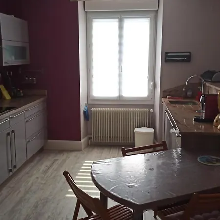 70 M With Garden And View Near Downtown Apartment